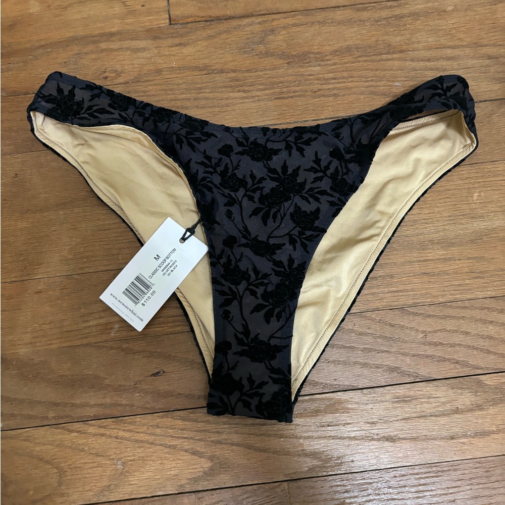 WEWOREWHAT bikini bottoms size medium black